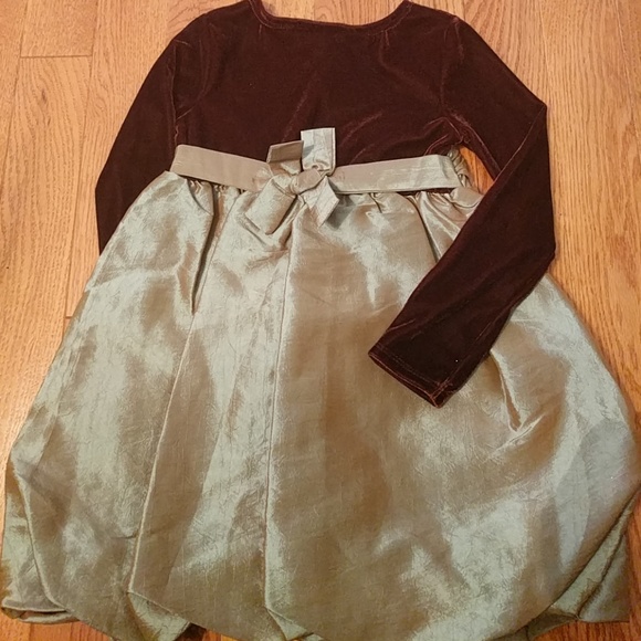 Holiday Dress - Picture 5 of 6